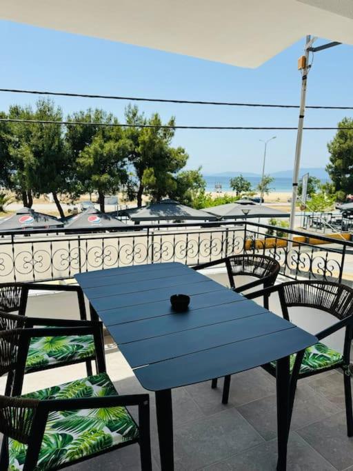 Seaviewapartment Ofrinion Exterior photo